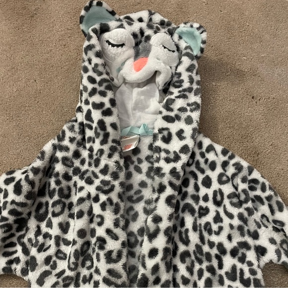 Cat and Jack Leopard Robe - Picture 2 of 3